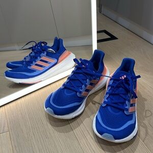 “Brand New Adidas Ultra Boost Running Shoes – Size 7/8, Gorgeous Blue & Pink!”